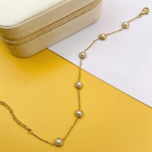 Elegant Luster Pearl Station Bracelet